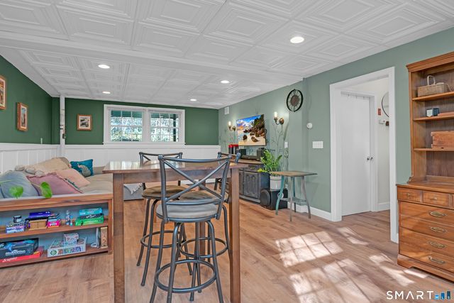 16 Marion Road, Bethany, CT 06524