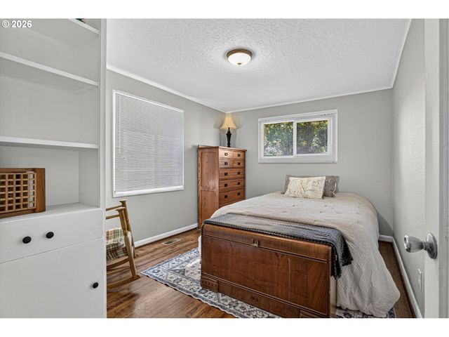 7511 Se HARMONY Rd, Milwaukie, OR 97222