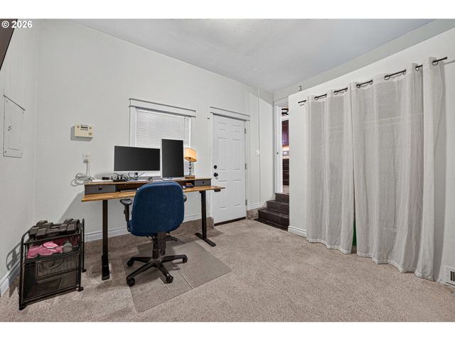 7511 Se HARMONY Rd, Milwaukie, OR 97222