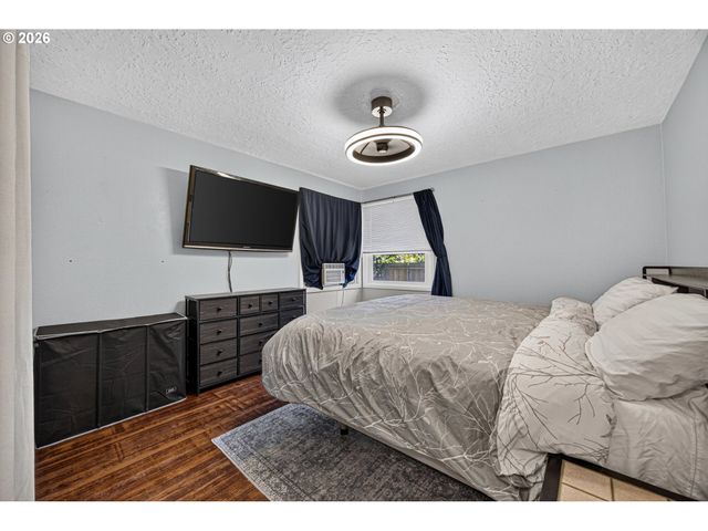 7511 Se HARMONY Rd, Milwaukie, OR 97222