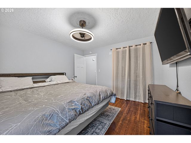 7511 Se HARMONY Rd, Milwaukie, OR 97222