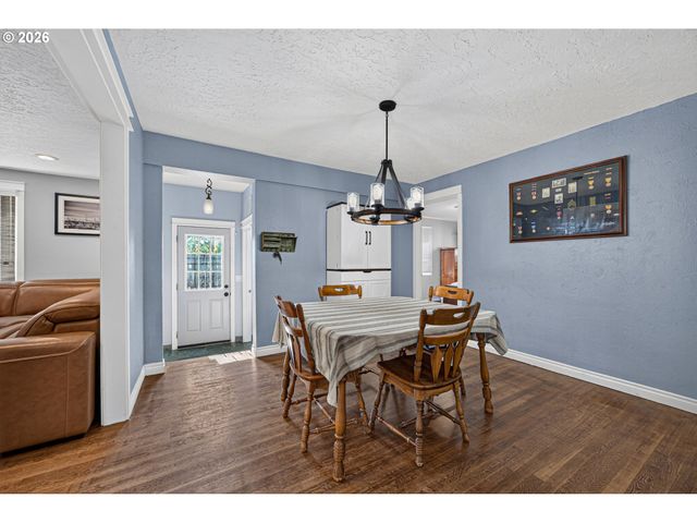 7511 Se HARMONY Rd, Milwaukie, OR 97222
