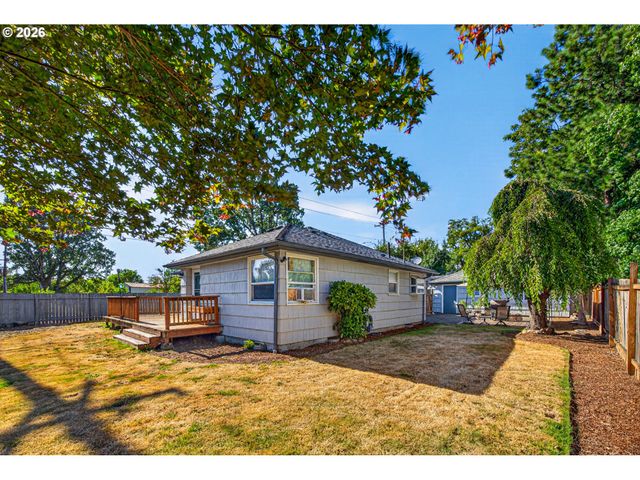 7511 Se HARMONY Rd, Milwaukie, OR 97222