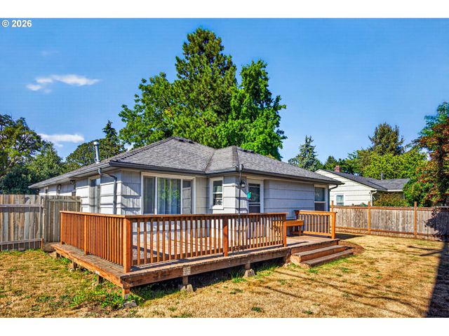 7511 Se HARMONY Rd, Milwaukie, OR 97222