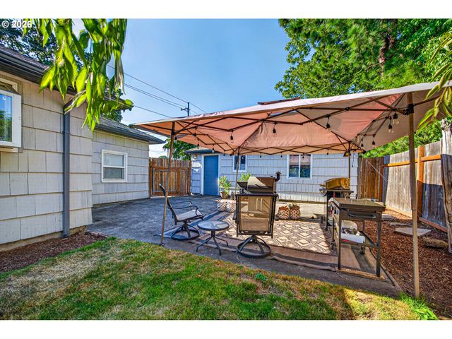 7511 Se HARMONY Rd, Milwaukie, OR 97222