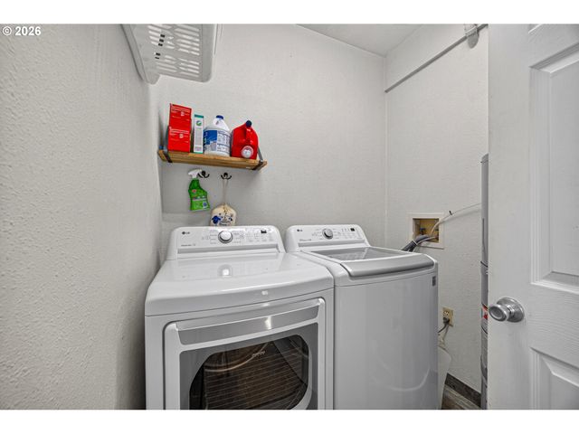 7511 Se HARMONY Rd, Milwaukie, OR 97222