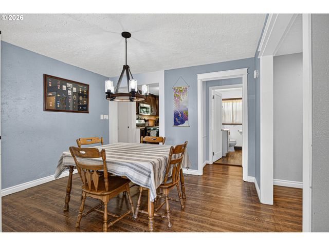 7511 Se HARMONY Rd, Milwaukie, OR 97222