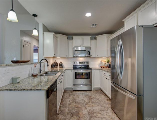 155 Cambridge Dr, Hot Springs, AR 71913