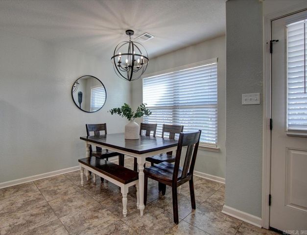 155 Cambridge Dr, Hot Springs, AR 71913