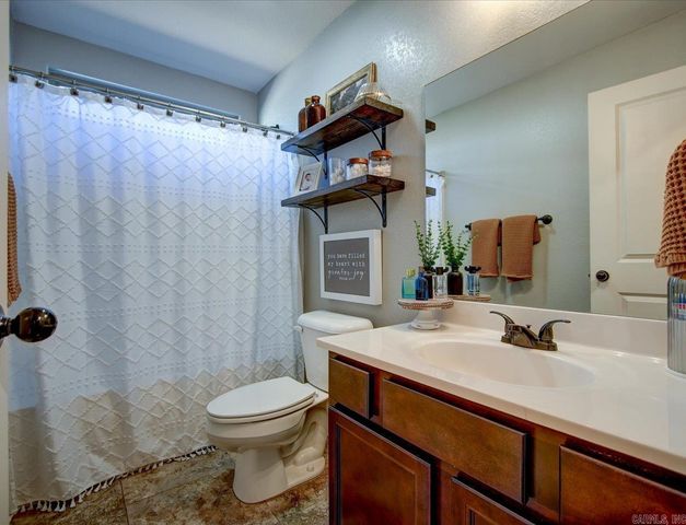 155 Cambridge Dr, Hot Springs, AR 71913