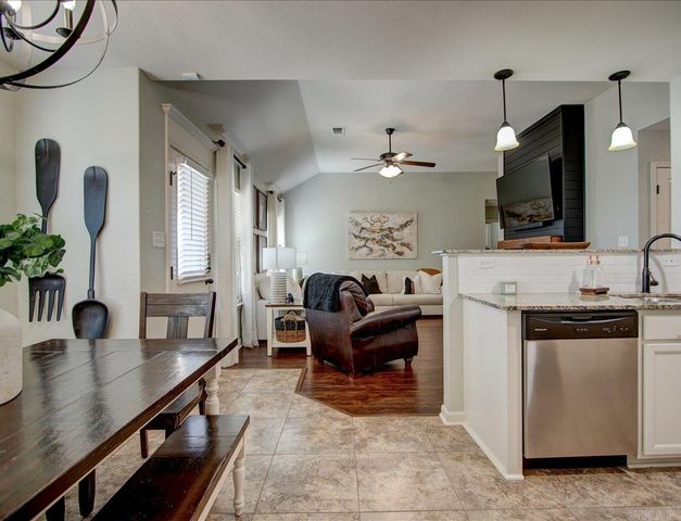 155 Cambridge Dr, Hot Springs, AR 71913