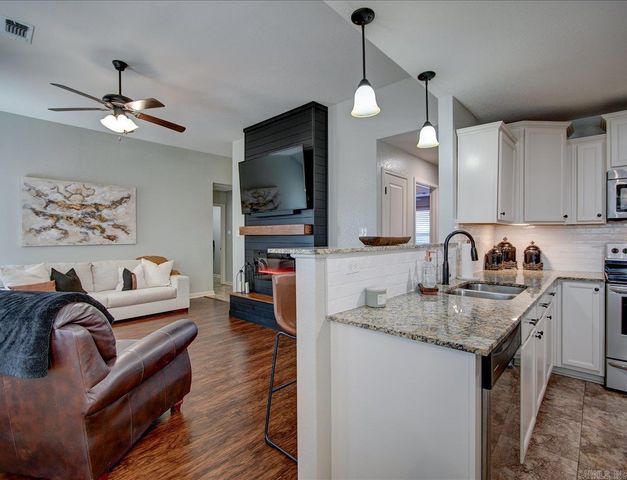 155 Cambridge Dr, Hot Springs, AR 71913