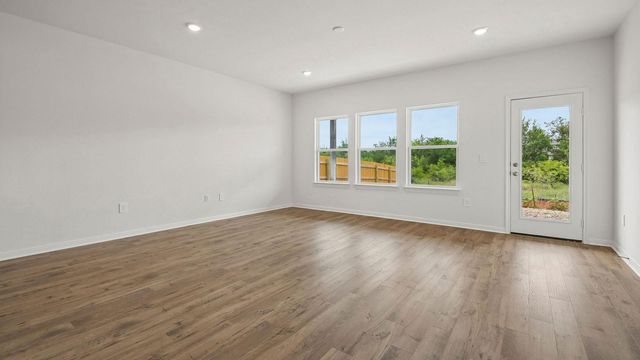 203 MUSTANG LAKE CIR, Buda, TX 78610