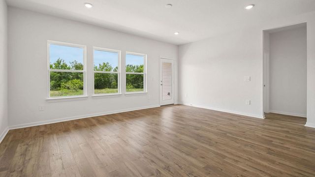 203 MUSTANG LAKE CIR, Buda, TX 78610