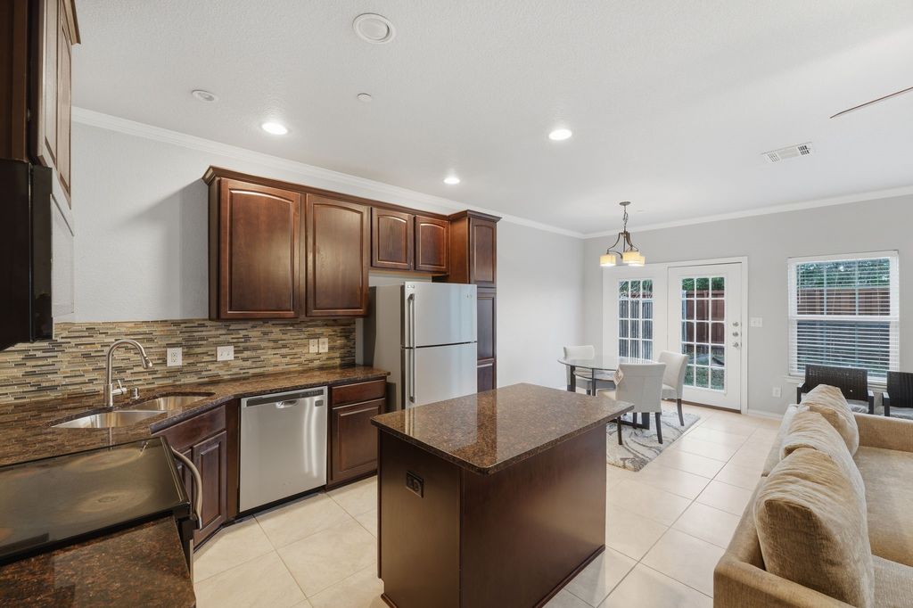 706 S Jupiter Road 705, Allen, TX 75002