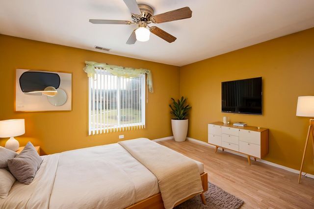 631 Derry Court 2C, Schaumburg, IL 60193