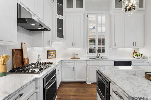 10718 Bird Song Dr, Baton Rouge, LA 70810