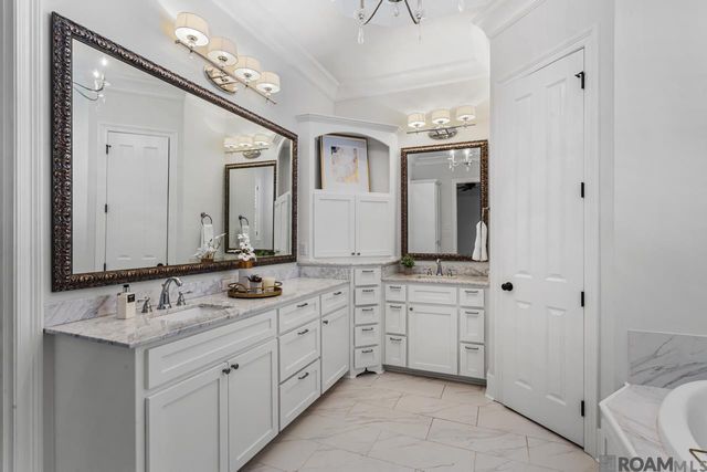 10718 Bird Song Dr, Baton Rouge, LA 70810