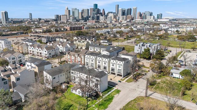 2216 Francis Street, Houston, TX 77004