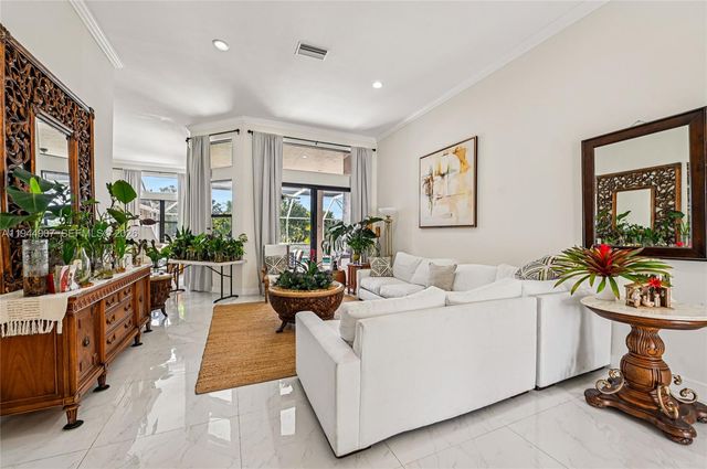 700 Verona Ct, Weston, FL 33326