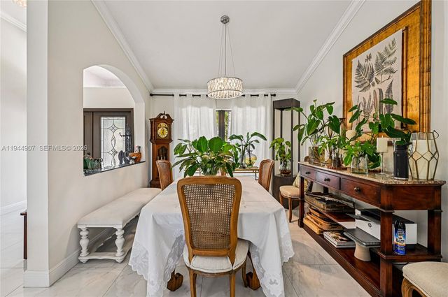 700 Verona Ct, Weston, FL 33326