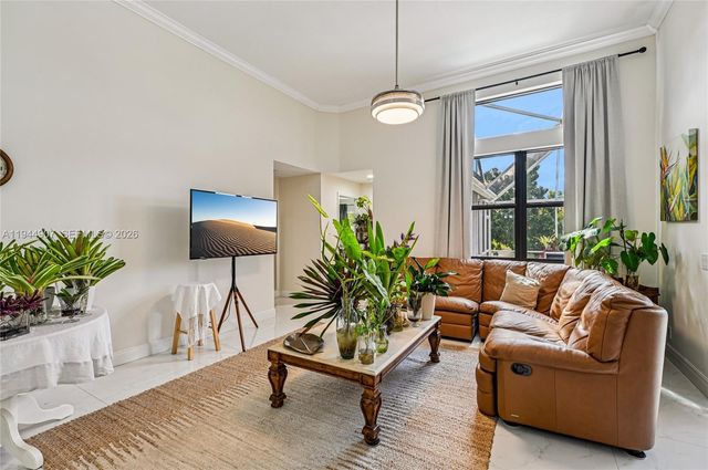 700 Verona Ct, Weston, FL 33326