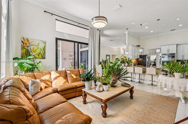 700 Verona Ct, Weston, FL 33326