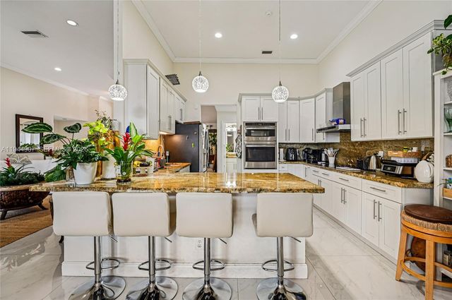 700 Verona Ct, Weston, FL 33326