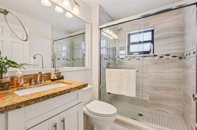 700 Verona Ct, Weston, FL 33326