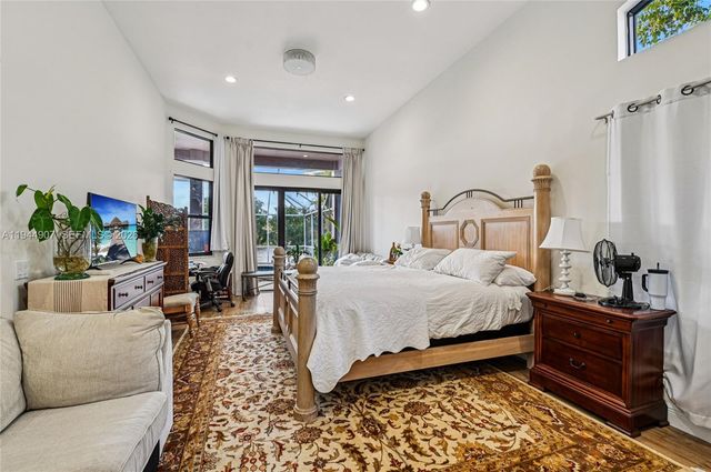 700 Verona Ct, Weston, FL 33326