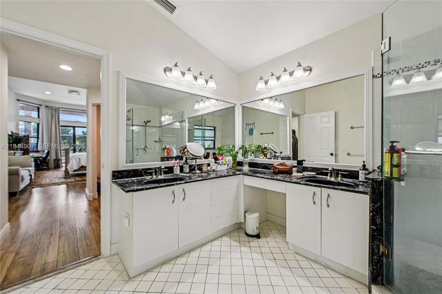 700 Verona Ct, Weston, FL 33326