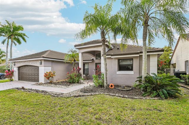 700 Verona Ct, Weston, FL 33326