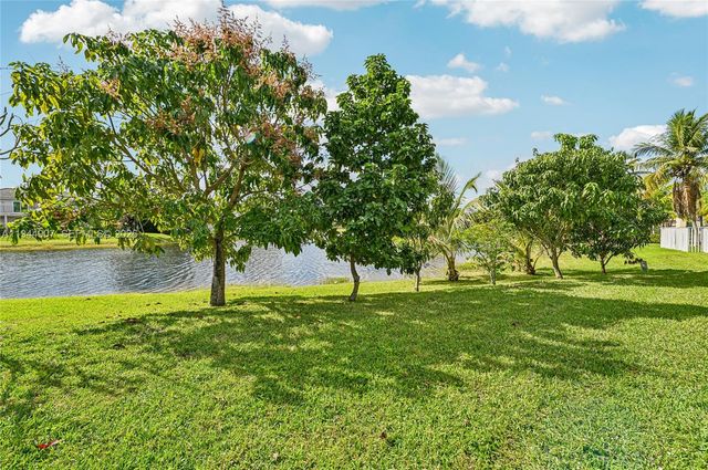 700 Verona Ct, Weston, FL 33326