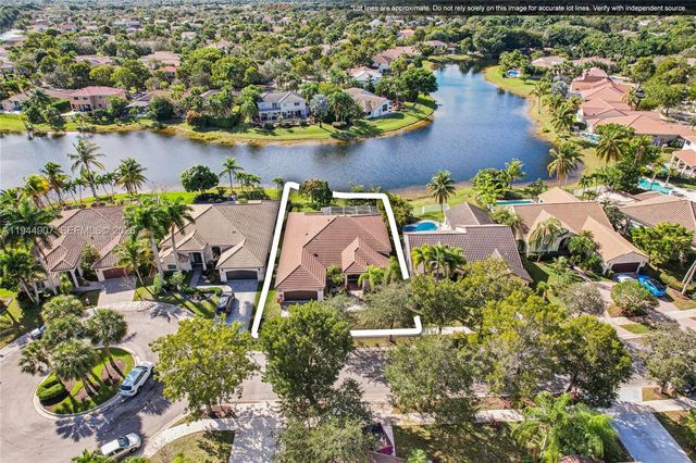 700 Verona Ct, Weston, FL 33326