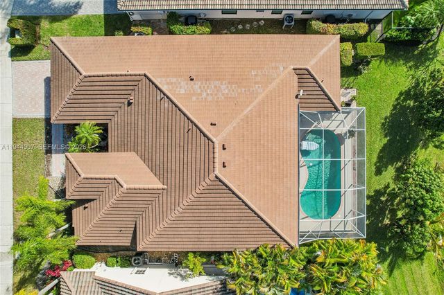 700 Verona Ct, Weston, FL 33326