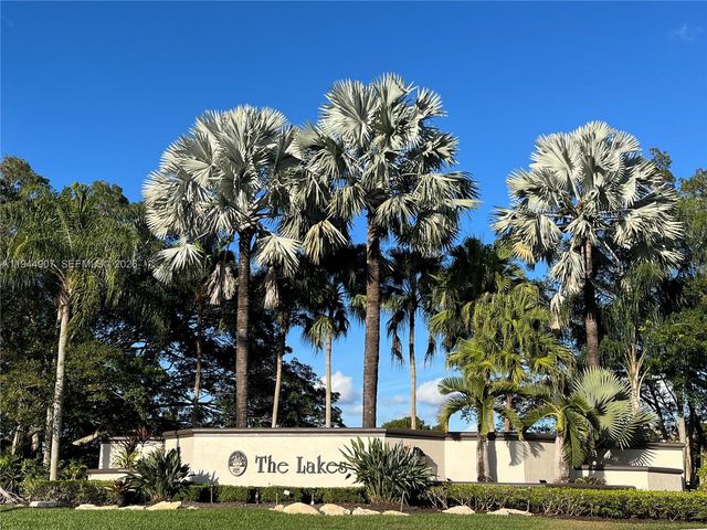 700 Verona Ct, Weston, FL 33326