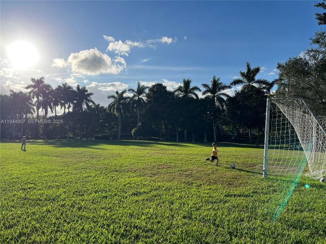 700 Verona Ct, Weston, FL 33326