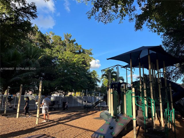 700 Verona Ct, Weston, FL 33326