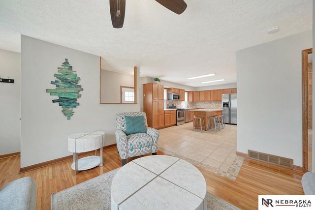 5411 Knox Street, Lincoln, NE 68504