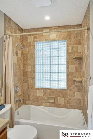 5411 Knox Street, Lincoln, NE 68504