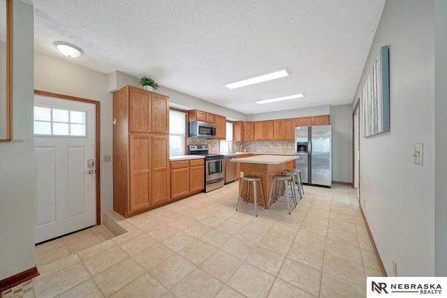 5411 Knox Street, Lincoln, NE 68504