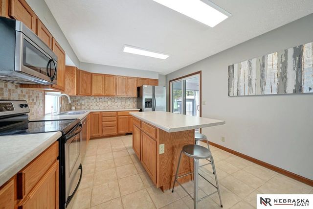 5411 Knox Street, Lincoln, NE 68504