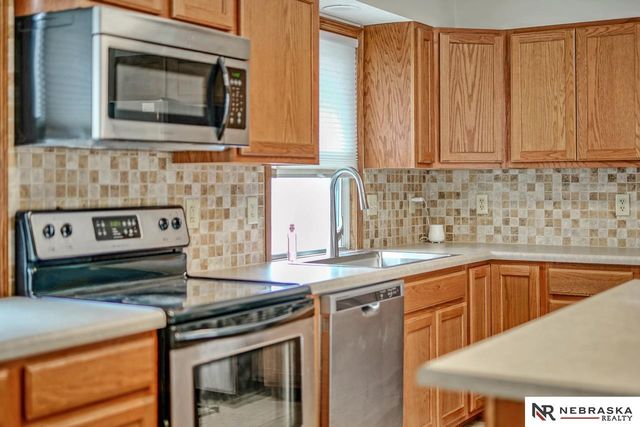 5411 Knox Street, Lincoln, NE 68504