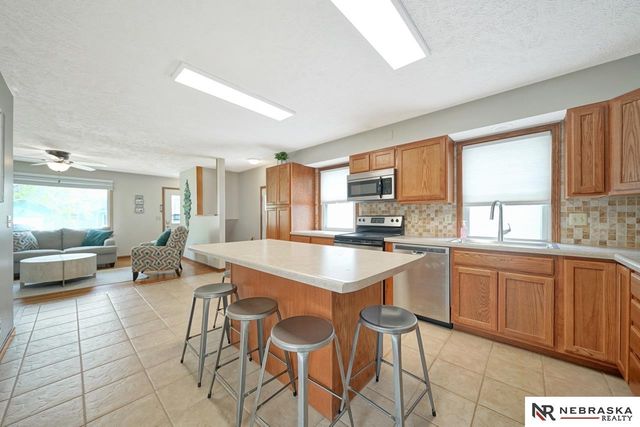 5411 Knox Street, Lincoln, NE 68504