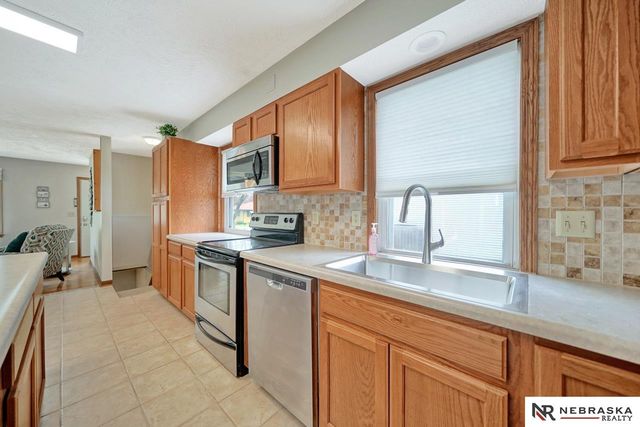 5411 Knox Street, Lincoln, NE 68504