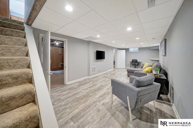 5411 Knox Street, Lincoln, NE 68504