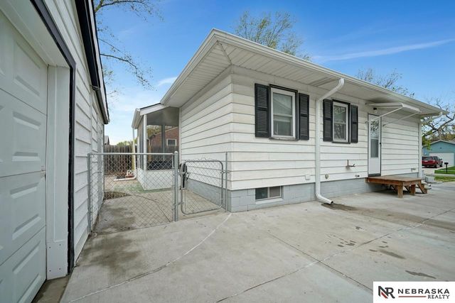 5411 Knox Street, Lincoln, NE 68504