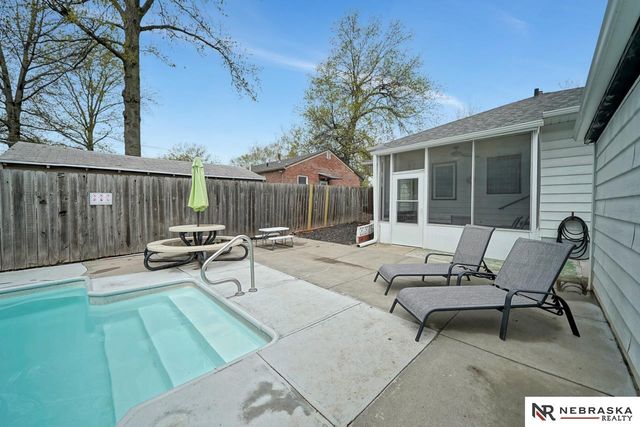 5411 Knox Street, Lincoln, NE 68504