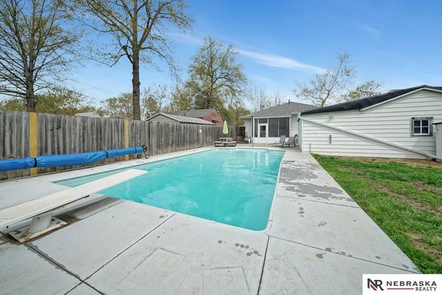 5411 Knox Street, Lincoln, NE 68504