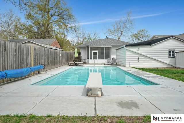 5411 Knox Street, Lincoln, NE 68504